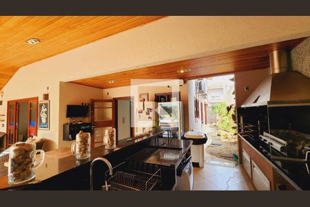 Casa de condomínio à venda com 538m², 5 quartos e 3 vagas Casa de condomínio à venda com 538m², 5 quartos e 3 vagasÁrea externa