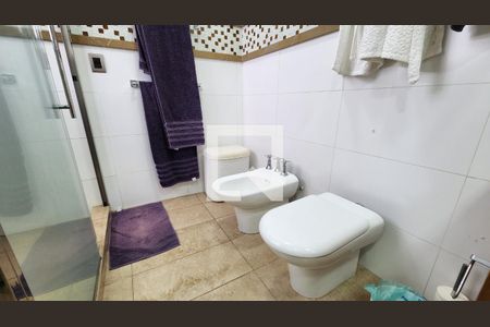 Casa de condomínio à venda com 538m², 5 quartos e 3 vagas Casa de condomínio à venda com 538m², 5 quartos e 3 vagasBanheiro Suíte 3