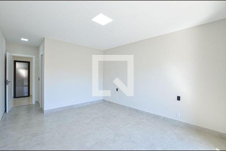 Casa à venda com 3 quartos, 187m² em Itaipu, Niterói