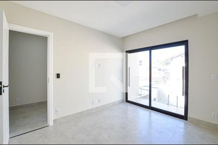 Casa à venda com 3 quartos, 223m² em Itaipu, Niterói