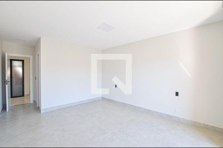 Casa à venda com 3 quartos, 187m² em Itaipu, Niterói