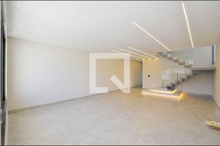 Casa à venda com 3 quartos, 187m² em Itaipu, Niterói