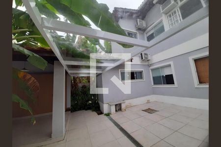 Casa à venda com 3 quartos, 240m² em Engenho do Mato, Niterói