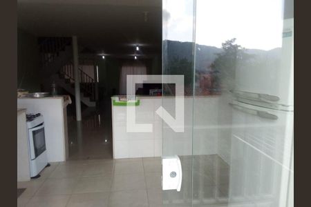 Casa à venda com 3 quartos, 180m² em Piratininga, Niterói