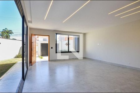 Casa à venda com 3 quartos, 187m² em Itaipu, Niterói