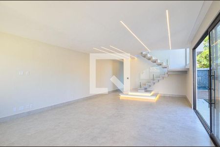 Casa à venda com 3 quartos, 187m² em Itaipu, Niterói