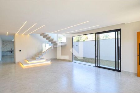 Casa à venda com 3 quartos, 187m² em Itaipu, Niterói