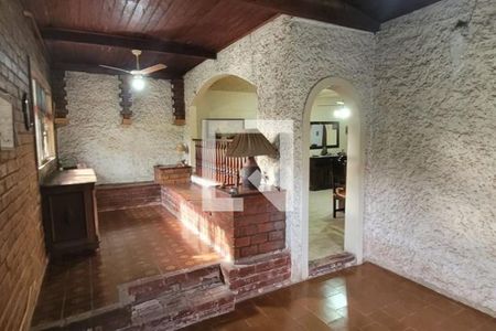 Casa à venda com 223m², 6 quartos e 3 vagas