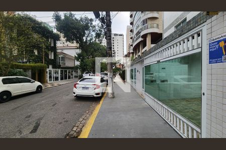 Casa para alugar com 212m², 3 quartos e 2 vagas Casa para alugar com 212m², 3 quartos e 2 vagasVista da Rua