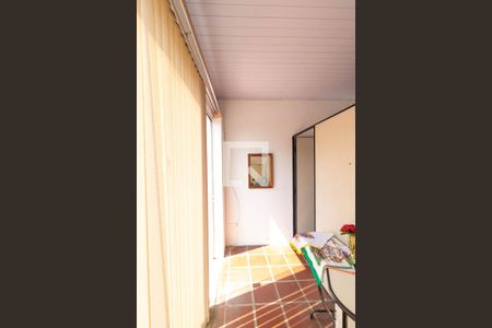 Casa à venda com 275m², 3 quartos e 3 vagasEscritório 02