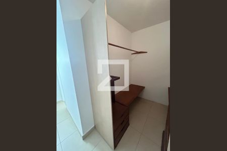 Casa para alugar com 250m², 4 quartos e 5 vagasCloset da suíte