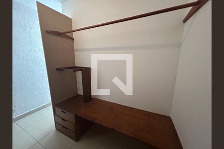 Casa para alugar com 250m², 4 quartos e 5 vagasCloset da suíte