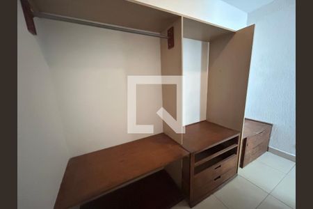 Casa para alugar com 250m², 4 quartos e 5 vagasCloset da suíte