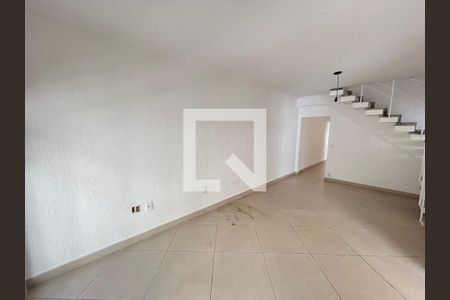 Sala de casa para alugar com 4 quartos, 250m² em Vila Romana, São Paulo
