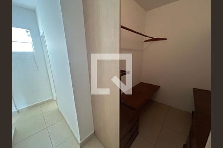 Casa para alugar com 250m², 4 quartos e 5 vagasCloset da suíte