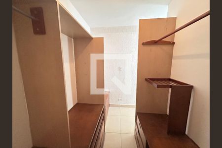 Casa para alugar com 250m², 4 quartos e 5 vagasCloset da suíte