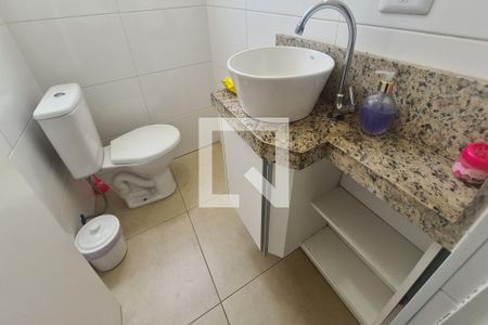Casa à venda com 75m², 2 quartos e 1 vagaLavabo