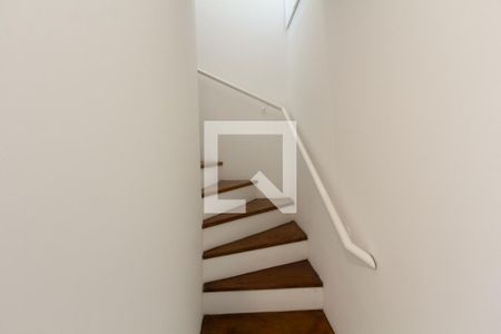 Apartamento para alugar com 50m², 1 quarto e 1 vaga Apartamento para alugar com 50m², 1 quarto e 1 vagaEscada