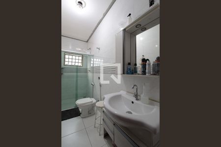 Casa à venda com 200m², 6 quartos e 2 vagasBanheiro da Suite