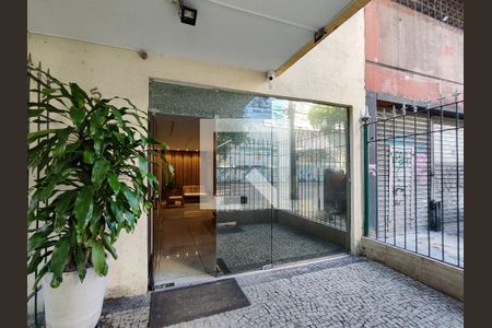 Apartamento à venda com 65m², 2 quartos e 1 vagaFachada e portaria