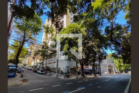 Apartamento à venda com 65m², 2 quartos e 1 vagaFachada e portaria