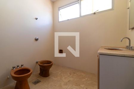 Apartamento à venda com 185m², 3 quartos e 3 vagasBanheiro da Suíte