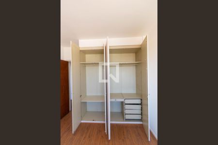 Apartamento à venda com 185m², 3 quartos e 3 vagasQuarto 02 - Armário