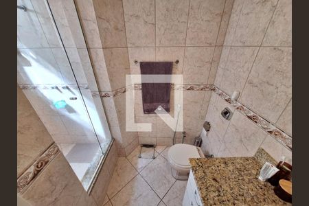 Banheiro de apartamento à venda com 2 quartos, 71m² em Catete, Rio de Janeiro