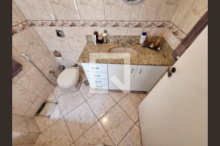 Banheiro de apartamento à venda com 2 quartos, 71m² em Catete, Rio de Janeiro