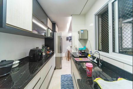 Apartamento à venda com 100m², 2 quartos e 2 vagasCozinha 