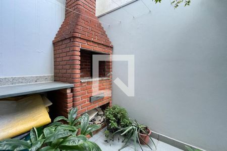 Casa à venda com 312m², 3 quartos e 2 vagasÁrea - Churrasqueira