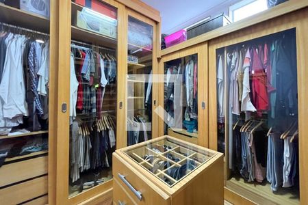 Casa à venda com 312m², 3 quartos e 2 vagasCloset - Suíte 2