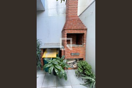 Casa à venda com 312m², 3 quartos e 2 vagasÁrea - Churrasqueira