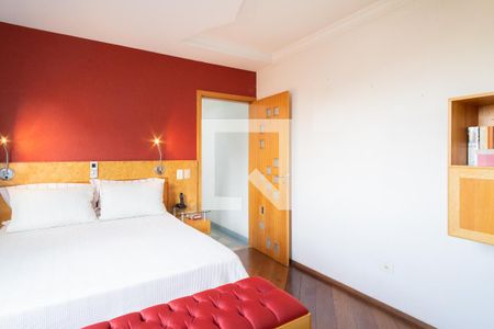 Casa à venda com 312m², 3 quartos e 2 vagasSuíte 2