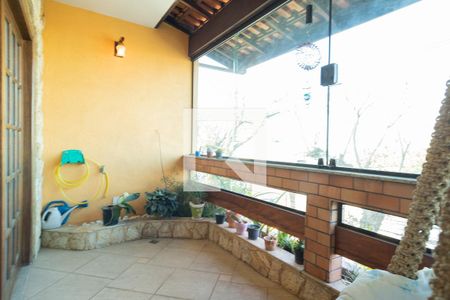 Casa à venda com 312m², 3 quartos e 2 vagasSacada
