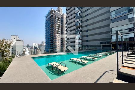 Studio à venda com 82m², 1 quarto e 1 vagaPiscina