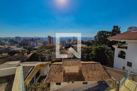 Casa à venda com 587m², 4 quartos e 4 vagas Casa à venda com 587m², 4 quartos e 4 vagasVista