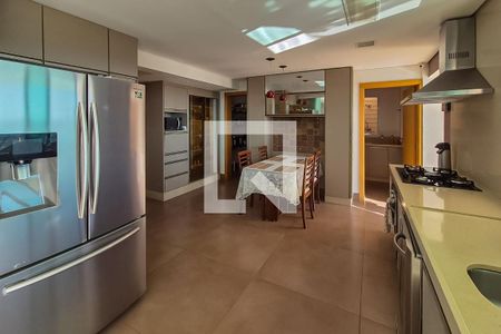 Casa à venda com 587m², 4 quartos e 4 vagas Casa à venda com 587m², 4 quartos e 4 vagasCozinha