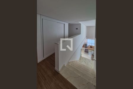 Casa à venda com 587m², 4 quartos e 4 vagas Casa à venda com 587m², 4 quartos e 4 vagasDetalhe