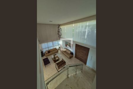 Casa à venda com 587m², 4 quartos e 4 vagas Casa à venda com 587m², 4 quartos e 4 vagasSala