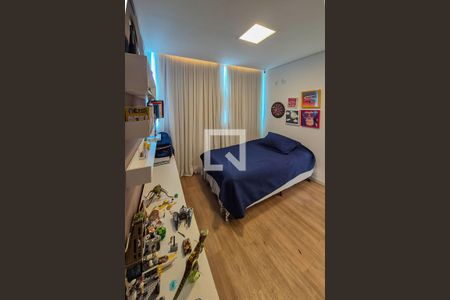 Casa à venda com 587m², 4 quartos e 4 vagas Casa à venda com 587m², 4 quartos e 4 vagasQuarto