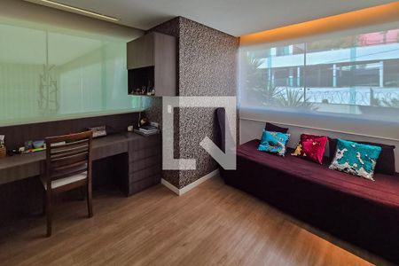 Casa à venda com 587m², 4 quartos e 4 vagas Casa à venda com 587m², 4 quartos e 4 vagasSala