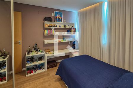 Casa à venda com 587m², 4 quartos e 4 vagas Casa à venda com 587m², 4 quartos e 4 vagasQuarto