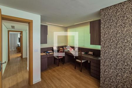 Casa à venda com 587m², 4 quartos e 4 vagas Casa à venda com 587m², 4 quartos e 4 vagasSala