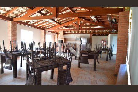 Casa de condomínio à venda com 98m², 3 quartos e 2 vagasÁrea comum - Salão de festas