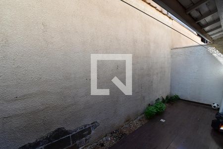 Casa de condomínio à venda com 98m², 3 quartos e 2 vagasQuintal