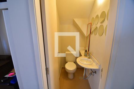 Casa de condomínio à venda com 98m², 3 quartos e 2 vagasLavabo