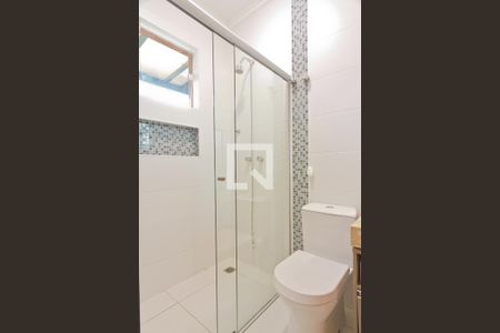 Casa à venda com 400m², 3 quartos e 7 vagasBanheiro da Suíte 2