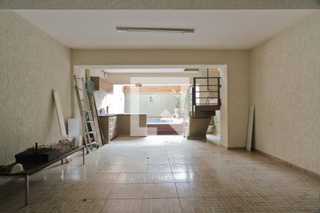 Casa à venda com 400m², 3 quartos e 7 vagasSalão