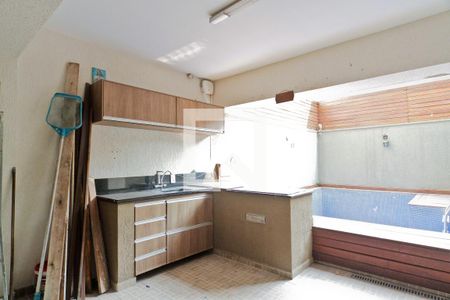 Casa à venda com 400m², 3 quartos e 7 vagasSalão